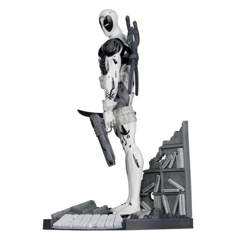 Marvel Deadpool The New Mutants #98 Line Art 1:10 Scale Posed Figure with Scene - Gold Label Exclusive