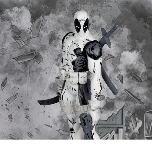 Marvel Deadpool The New Mutants #98 Line Art 1:10 Scale Posed Figure with Scene - Gold Label Exclusive